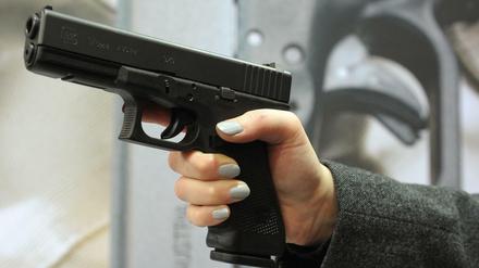 Der Münchner Amokläufer benutzte am 22.07.2016 eine solche halbautomatische Pistole Glock 17 Kaliber 9 Millimeter für seine Tat.