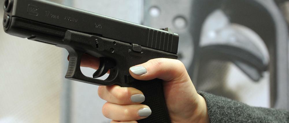 Der Münchner Amokläufer benutzte am 22.07.2016 eine solche halbautomatische Pistole Glock 17 Kaliber 9 Millimeter für seine Tat.