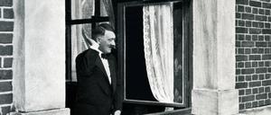 Adolf Hitler im Bayreuther Festspielhaus, eine Aufnahme von 1937. Die Wagners waren mit dem NS-Diktator freundschaftlich verbunden.