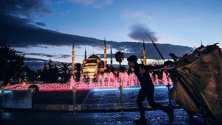 Istanbul wird derzeit von Touristen gemieden. Bei vielen Veranstaltern können geplante Reisen kostenlos umgebucht oder storniert werden. Foto: AFP