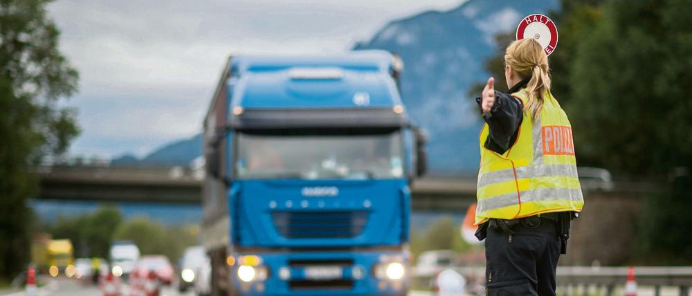 Kontrollinstanz. Die Polizei erfasst alle Flüchtlinge erkennungsdienstlich.