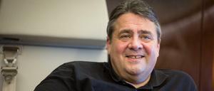 Erster Erfolg: Bundeswirtschaftsminister Sigmar Gabriel (SPD) hatte tariflichen Schutz für die Kaiser's Tengelmann-Mitarbeiter gefordert. 