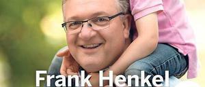 Auf die leichte Schulter. Frank Henkel und sein Sohn auf dem CDU-Plakat. 