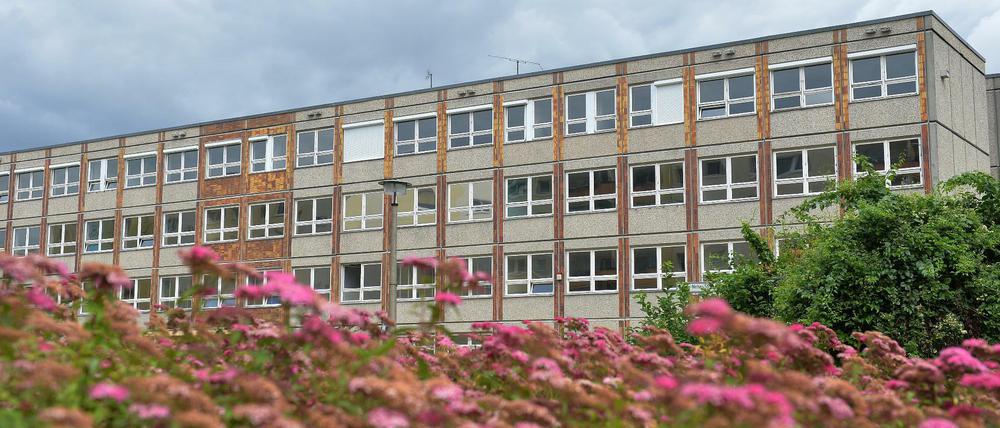 Die Flüchtlingsunterkunft in der Carola-Neher-Straße in Berlin-Hellersdorf.