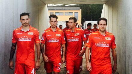 Da stand es schon 3:0: Die Berliner kommen nach der Halbzeitpause zurück aufs Spielfeld.