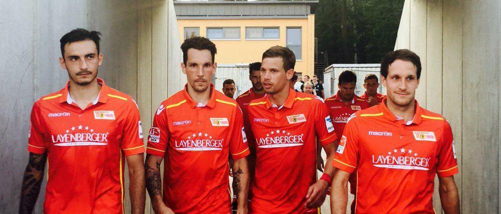 Da stand es schon 3:0: Die Berliner kommen nach der Halbzeitpause zurück aufs Spielfeld.