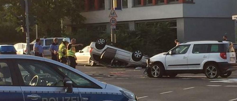 Schwerer Unfall am Hansaplatz. Ein Fahrer hatte die Vorfahrt missachtet. 