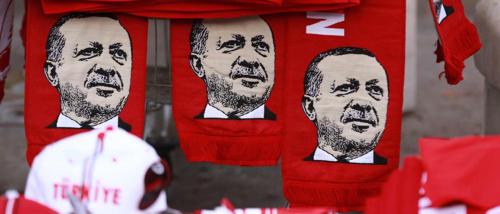 Der Schal für den Erdogan-Fan. 