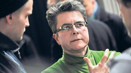Monika Herrmann muss dauernd reden – mit wütenden Anwohnern, Linksradikalen, dem Senat – und der Polizei.