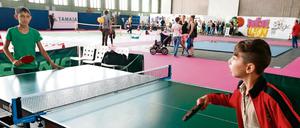 In Hangar 1 am Tempelhofer Flughafen trainiert jetzt auch der TTC Neukölln Kinder und Erwachsene.