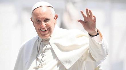 Papst Franziskus spricht am Donnerstag in Tschentschochau.