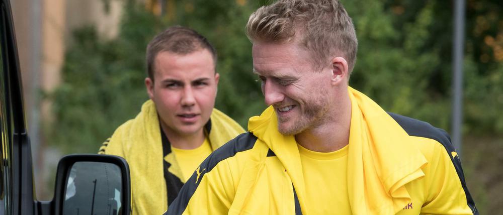 Dortmunds Neuzugänge Andre Schürrle (r.) und Mario Götze beim Leistungs- und Laktattest an der Ruhr Universität in Bochum.