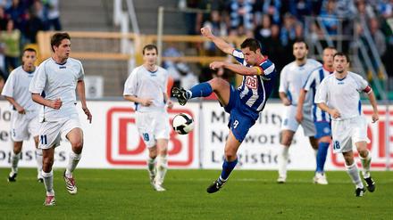 Andere Zeiten. Als Herthas Trainer Pal Dardai noch selbst spielte (hier 2008), war der Europapokal oft ein Zuschussgeschäft.