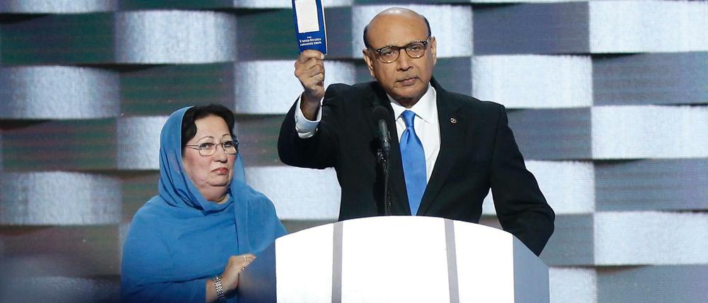 Khizr Khan sprach vergangene Woche bei Clintons Parteitag über seinen Sohn Humayun, der im Jahr 2004 als US-Soldat im Irak getötet worden war.