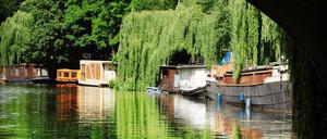 Hausboote am Landwehrkanal am Tiergarten: Wald? Verkehrsfläche? Siedlungsfläche? Gewässer? Die Statistiker wissen es - hoffentlich