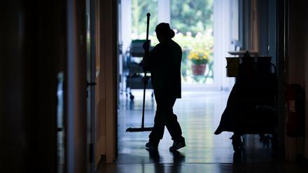 Schwarzarbeit: Vier von fünf Putzfrauen sind nicht angemeldet. 
