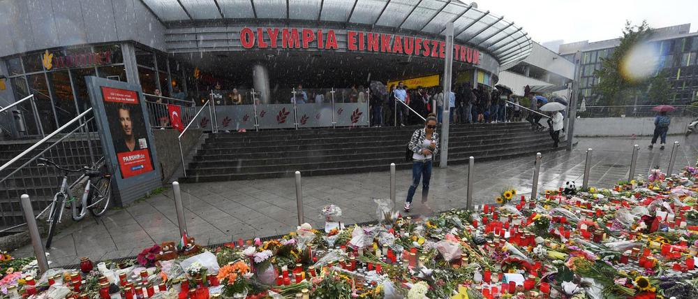 Neun Menschen, meist Jugendliche mit Migrationshintergrund, erschoss der 18-jährige Täter am Olympia Einkaufszentrum.