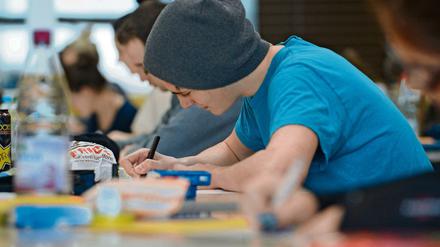 Unterstützt. Von August an erhalten Schüler mehr Bafög, Studierende kommen ab dem Wintersemester in den Genuss der Reform. 