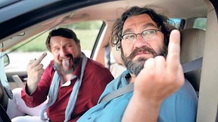Flasche (Peter Trabner, links) und Tobias (Heiko Pinkowski) sind vermeintlich beste Freunde. High sein, frei sein, alles muss leicht sein. Der Film "Alki Alki" führt vor, wie das Leben zur Schussfahrt werden kann.