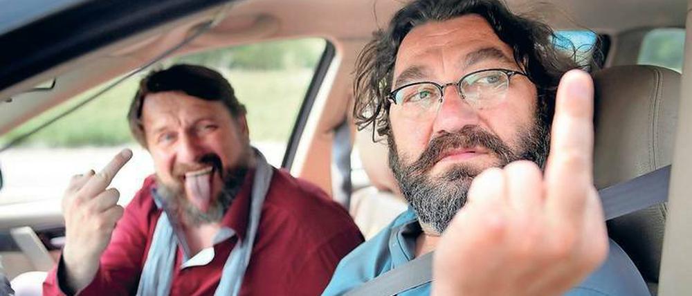 Flasche (Peter Trabner, links) und Tobias (Heiko Pinkowski) sind vermeintlich beste Freunde. High sein, frei sein, alles muss leicht sein. Der Film "Alki Alki" führt vor, wie das Leben zur Schussfahrt werden kann.