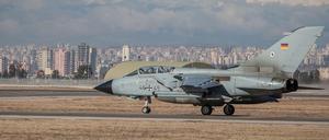 Ein Tornado der Luftwaffe der Bundeswehr beim Start in Incirlik.