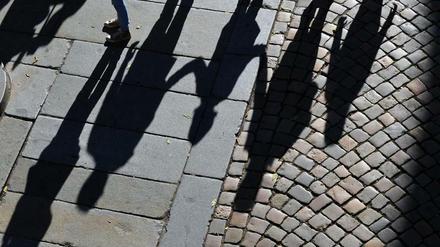 Wenn Entscheidungen lange Schatten werfen: 20 Prozent der Eltern in Deutschland bereuen einer Erhebung zufolge, dass sie Kinder bekommen haben.