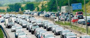 2030 soll der Verbrennungsmotor verschwinden, jedenfalls bei Autos. Das fordert das Umweltministerium. Das Kanzleramt will sich darauf aber nicht festlegen lassen. Über den Klimaschutzplan 2050 wird seit Wochen heftig gestritten. 