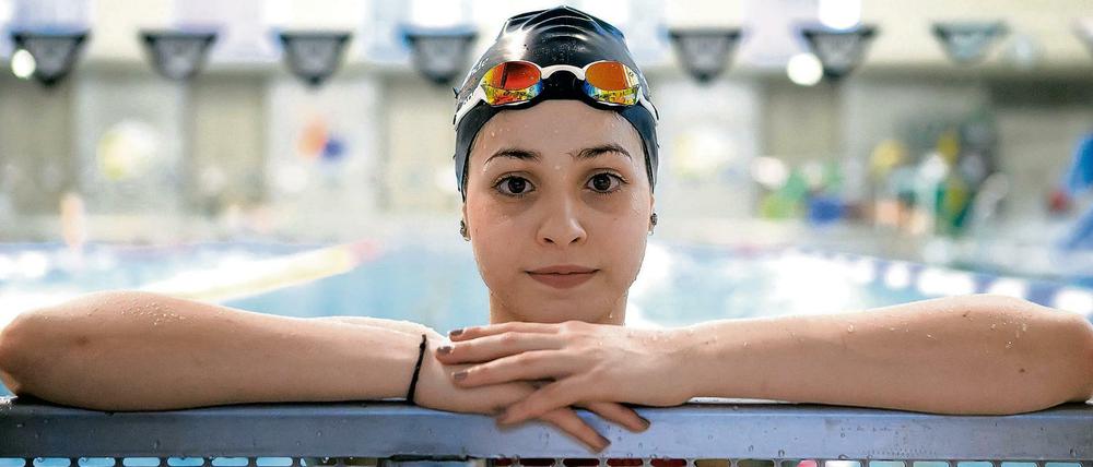 Die syrische Schwimmerin Yusra Mardini läuft bei den Olympischen Spielen auch ins Stadion ein.