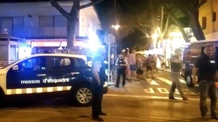 Polizei an der Costa Brava nach einem Flashmob.