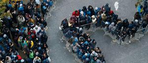 Menschenschlangen vor dem Lageso waren im vergangenen Jahr an der Tagesordnung. Thematisiert wurde die chaotische Flüchtlingspolitik in der Bilanz-Konferenz der CDU nicht. 