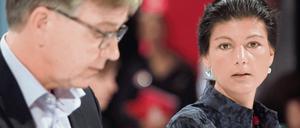 Linken-Politiker Dietmar Bartsch und Sahra Wagenknecht im Juni 2015 auf dem Bundesparteitag in Bielefeld. Seit Oktober bilden die beiden die Doppelspitze der Bundestagsfraktion. 