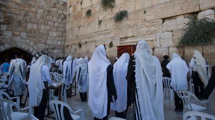 An der Klagemauer, hundert Jahre später. Szene aus Jerusalem im Juli 2016.