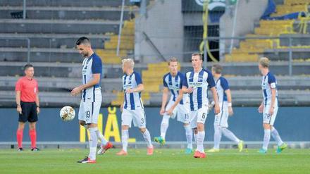 Absolute Leere. Die Profis von Hertha BSC nach dem ersten Gegentor bei Bröndby IF. Für die Berliner ist die Europapokal-Saison frühzeitig beendet. 