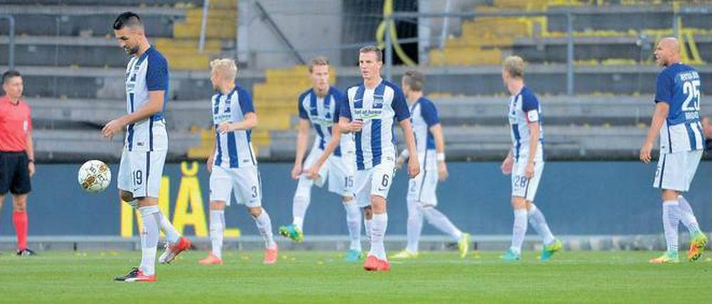 Absolute Leere. Die Profis von Hertha BSC nach dem ersten Gegentor bei Bröndby IF. Für die Berliner ist die Europapokal-Saison frühzeitig beendet.