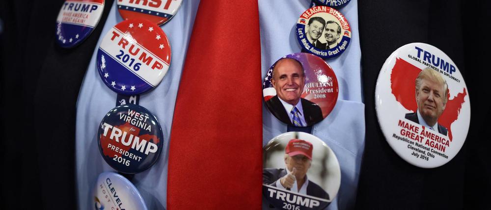 Buttons für Trump.