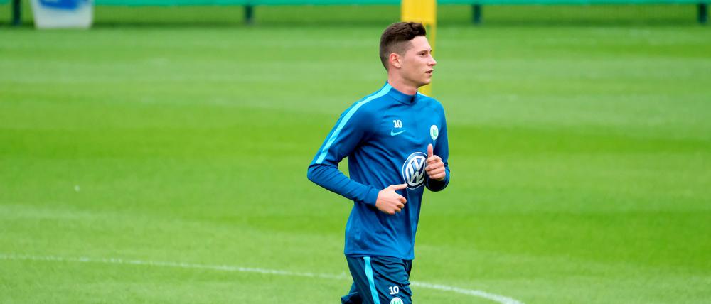 Da läuft er und wird nicht abgeholt. Julian Draxler am Mittwoch beim Training in Wolfsburg. 