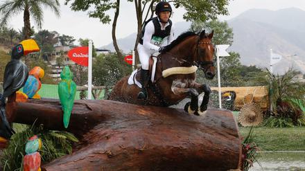 Michael Jung zeigt mit Sam im Gelände eine perfekte Runde.