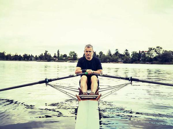 Beim Rudern lernte Trojanow: "Du musst die Bauchmuskeln an den Kiel felsseln".