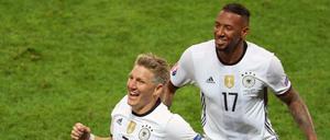 Alter Kapitän und vielleicht der neue? Bastian Schweinsteiger und Jerome Boateng.