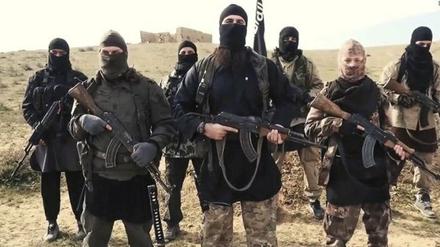IS-Kämpfer in einem Propagandavideo.