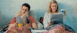 Nett im Bett. John (Ethan Hawke) und Maggie (Greta Gerwig) erholen sich vom Patchworkfamilienstress.
