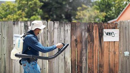 Gegenwehr. In Miami werden Mücken bekämpft – mit bescheidenem Erfolg. 