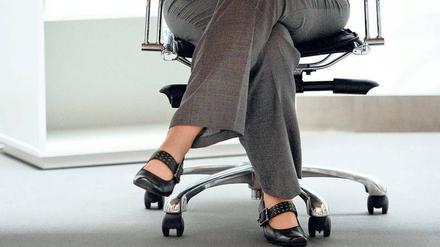 Zu wenig Bewegung. Besonders in Berlin verlassen Beschäftigte ihren Arbeitsplatz nur selten. Das hängt mit den vielen Dienstleistungsjobs zusammen.