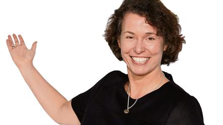 Da geht es zur Bildung: Die Berliner IHK-Präsidentin Beatrice Kramm freut sich über das Engagement ihrer Kammer. 