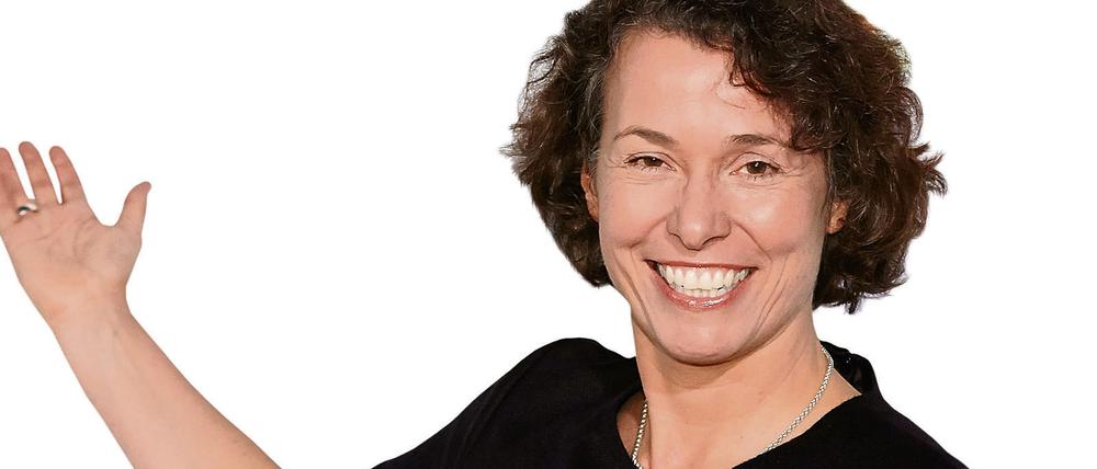 Da geht es zur Bildung: Die Berliner IHK-Präsidentin Beatrice Kramm freut sich über das Engagement ihrer Kammer. 