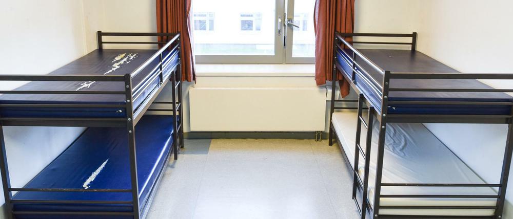 Blick in das Zimmer einer Erstaufnahmeeinrichtung für Asylbewerber.