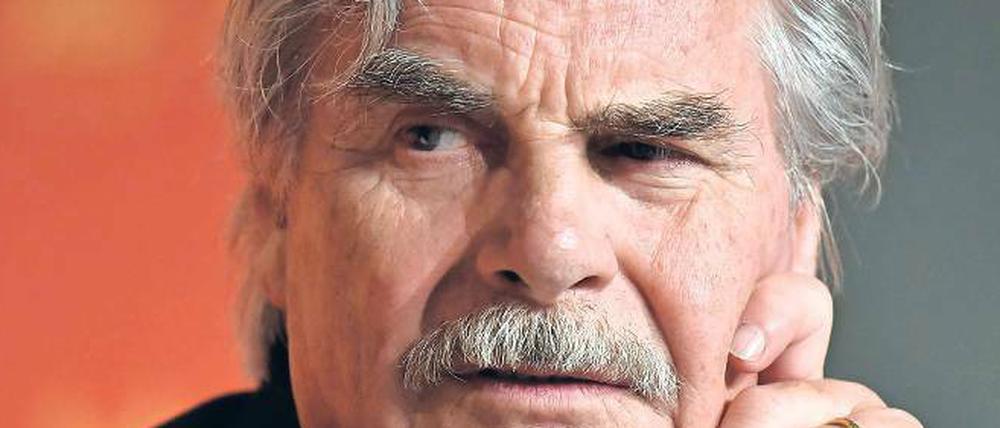 Fesch wie immer. Peter Simonischek