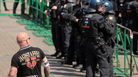 Neonazi bei einem Aufmarsch im Mai in Erfurt