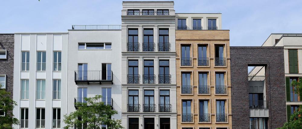 In Berlin-Mitte kann der Quadratmeter in der Spitze bis zu 15000 Euro kosten. 