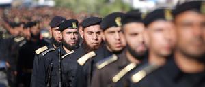 Ein Entwicklungshelfer der UN sowie ein Mitarbeiter der Hilfsorganisation "Save the Children" sollen die Terrororganisation Hamas unterstützt haben.
